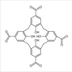 5,11,17,23-四硝基五环[19.3.1.13,7.19,13.115,19]二十八-1(25),3(28),4,6,9(27),10,12,15(26),16,18,21,23-十二烯-25, 